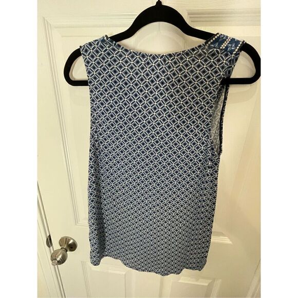 Max Studio medium sleeveless blue white geo shapes tank - Picture 2 of 7